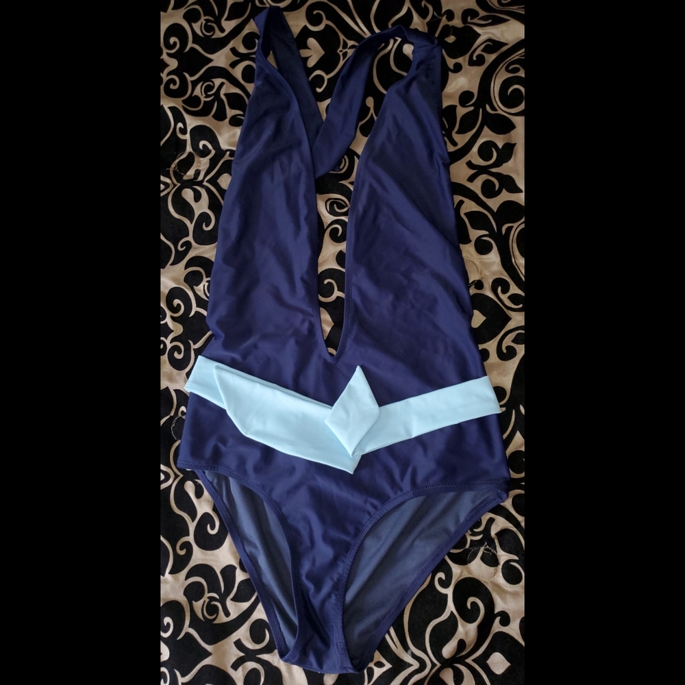 One piece V swimsuit